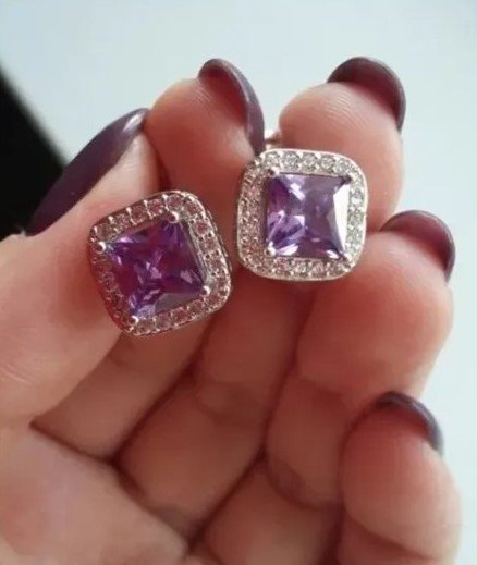 aretes crytal zirconia purple.
